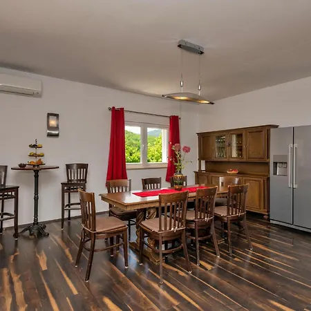 3 Bedroom Pet Friendly In Σπίτι διακοπών