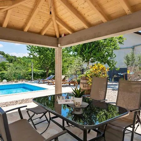 3 Bedroom Pet Friendly In Σπίτι διακοπών *