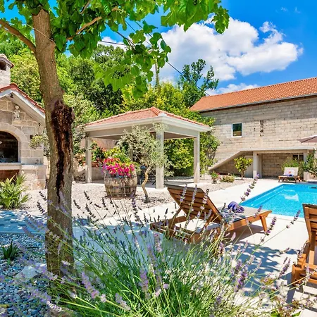 Σπίτι διακοπών 3 Bedroom Pet Friendly In Sumet